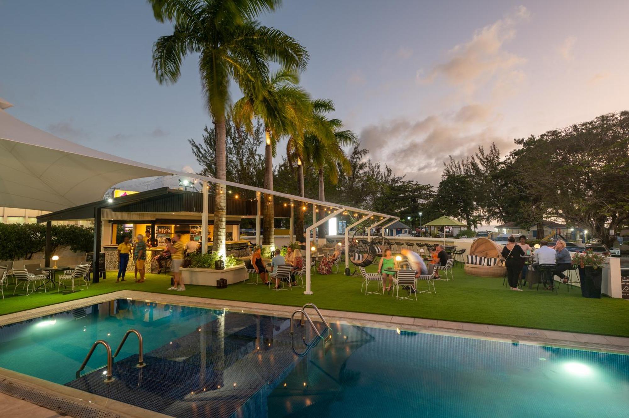 The Rockley By Ocean Hotels - Breakfast Included 布里奇敦 外观 照片